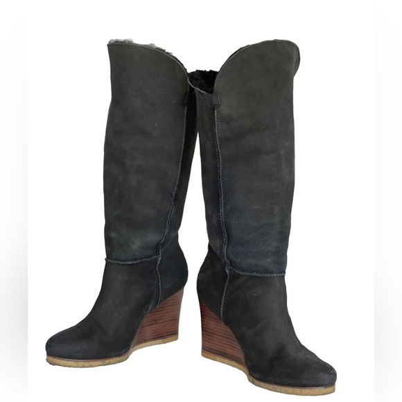 UGG Aprelle Nubuck leather, shearling lined boots. GUC Size 7 - Picture 2 of 11